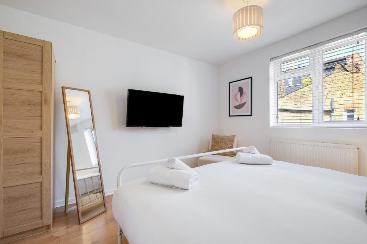 Luxury 3 Bedroom 2 Bathroom House, Fulham By 360Stays London Exterior photo